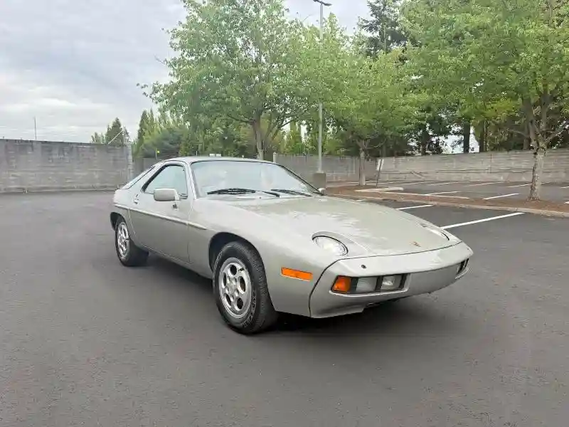 WP0JA092XCS820309 1982 PORSCHE 928-0