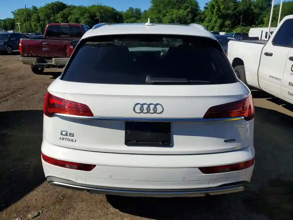 WA1BAAFY2M2020215 2021 AUDI Q5-5