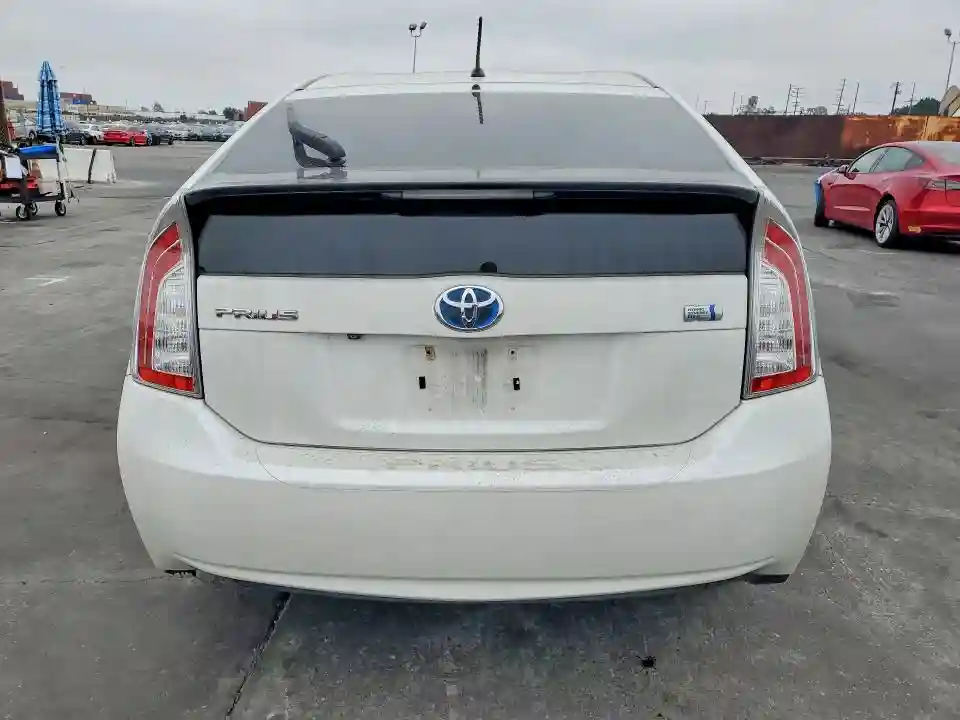 JTDKN3DU8F0437083 2015 TOYOTA PRIUS-5