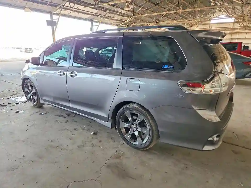 5TDXK3DC7GS743079 2016 TOYOTA SIENNA-1