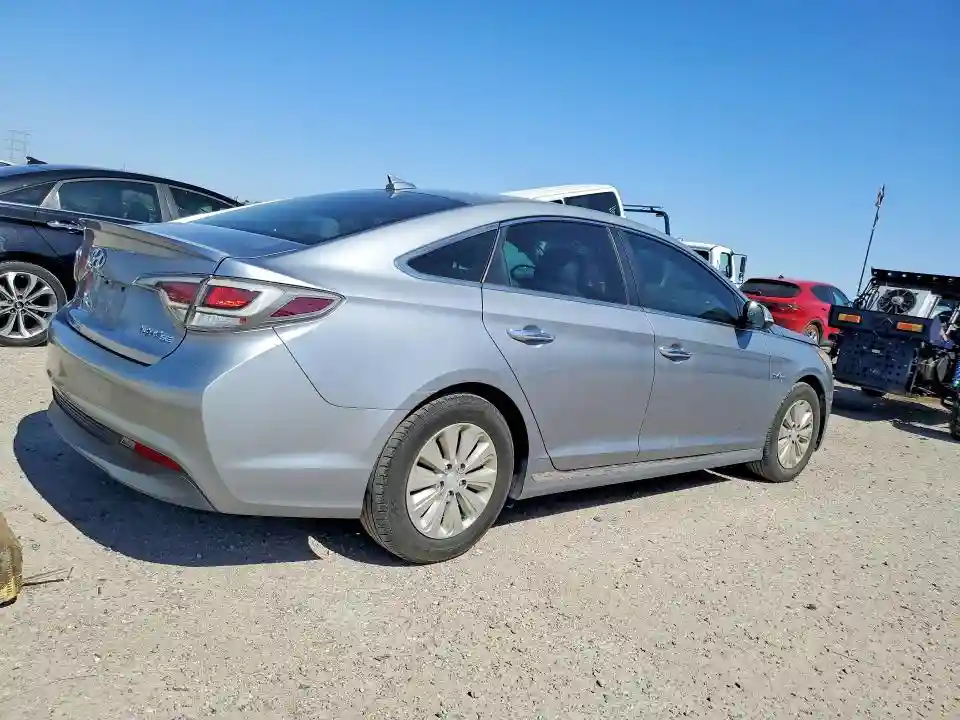 KMHE24L11HA046708 2017 HYUNDAI SONATA-2