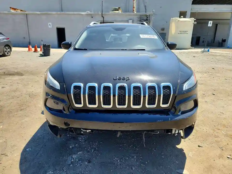 1C4PJLCB5HW540382 2017 JEEP CHEROKEE-4