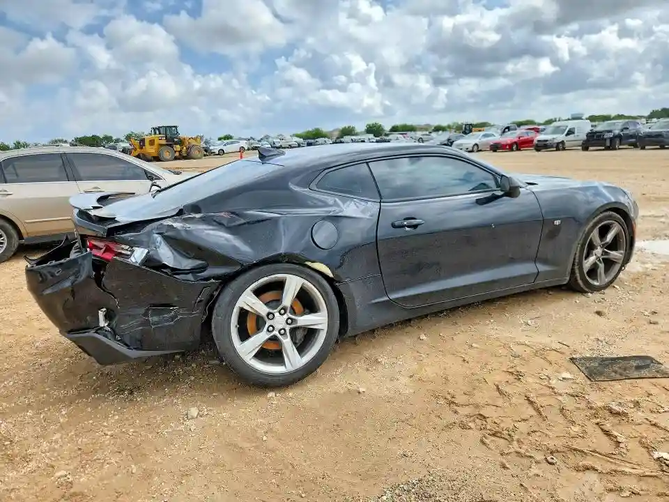 1G1FE1R73J0123044 2018 CHEVROLET CAMARO-2