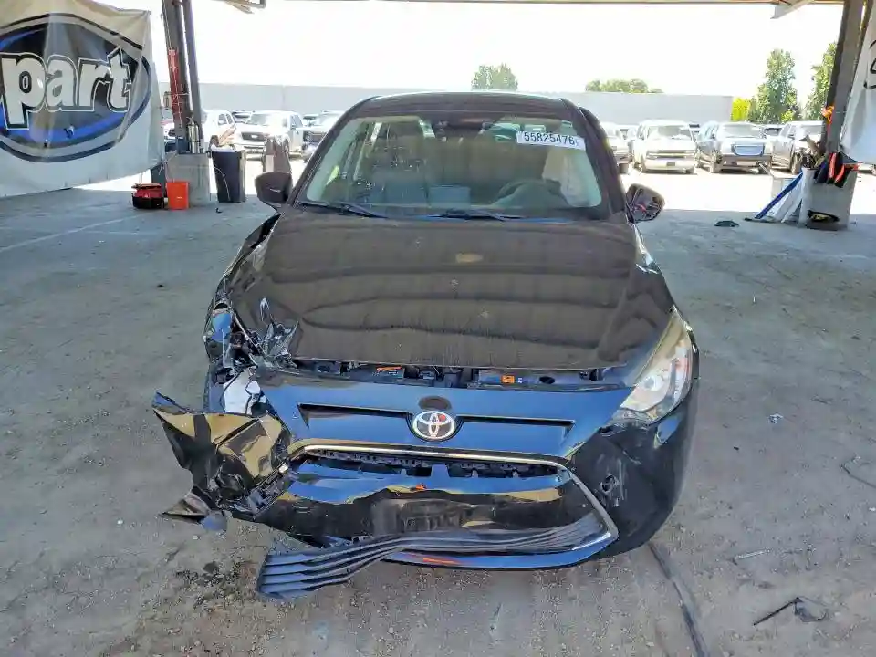3MYDLBYV3HY180999 2017 TOYOTA YARIS-4