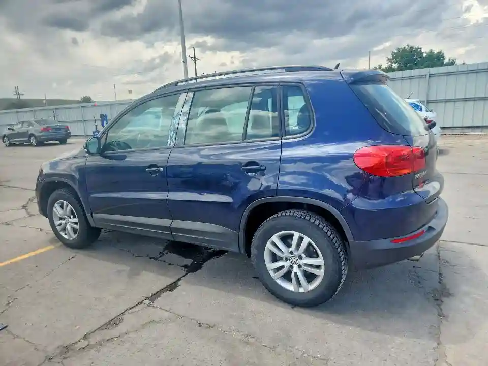WVGAV7AX9GW514829 2016 VOLKSWAGEN TIGUAN-1