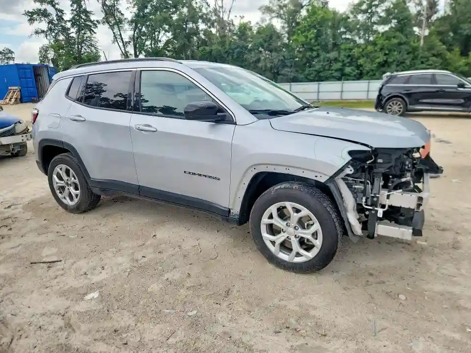 3C4NJDBN9RT119393 2024 JEEP COMPASS-3