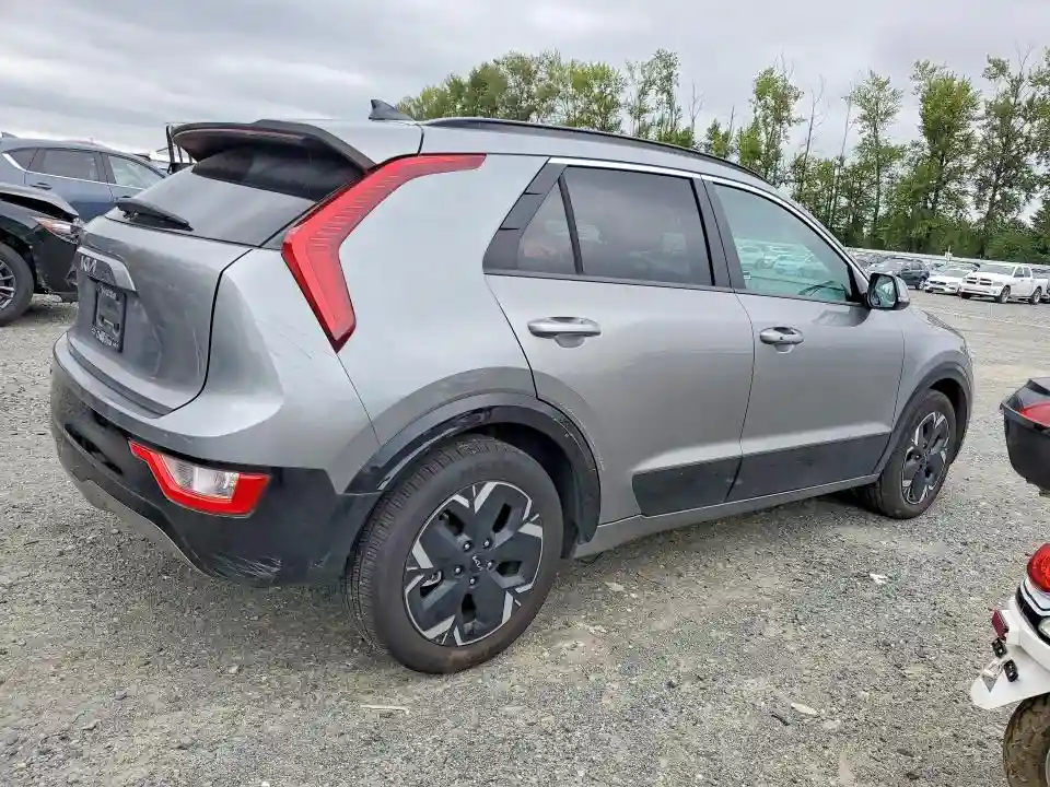 KNDCR3L17R5102789 2024 KIA NIRO-2