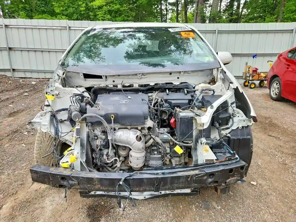 5TDYK3DC9FS652639 2015 TOYOTA SIENNA-4