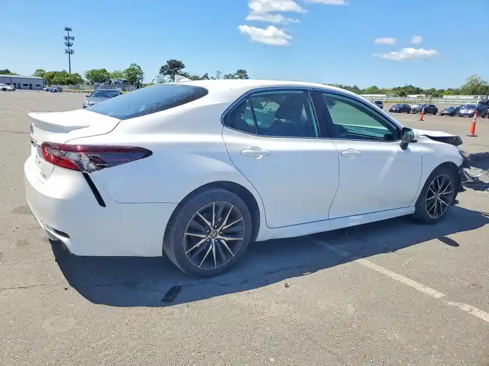 4T1G11AK0MU551556 2021 TOYOTA CAMRY-2