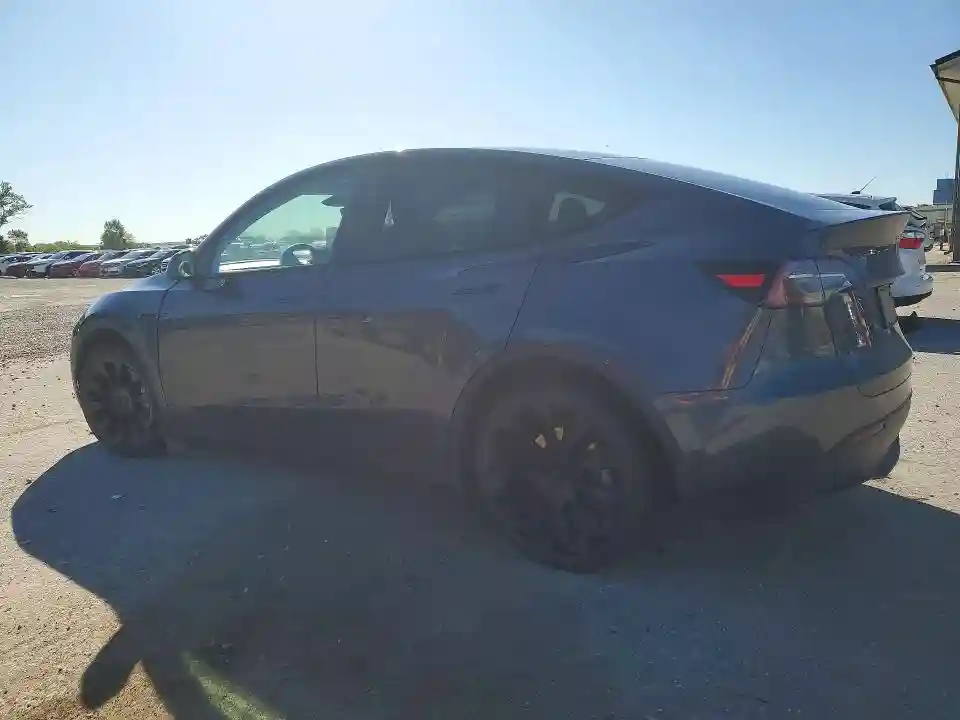 7SAYGDEE9PF877515 2023 TESLA MODEL Y-1