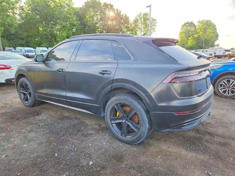 WA1AVAF19KD017493 2019 AUDI Q8-1