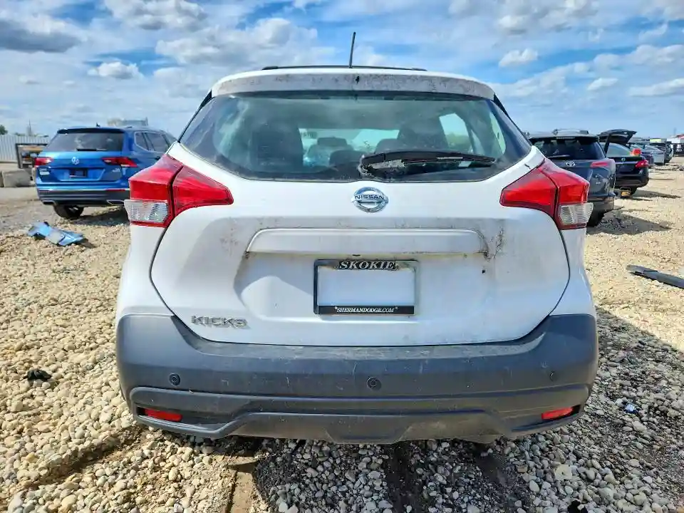 3N1CP5CU9JL530429 2018 NISSAN KICKS-5
