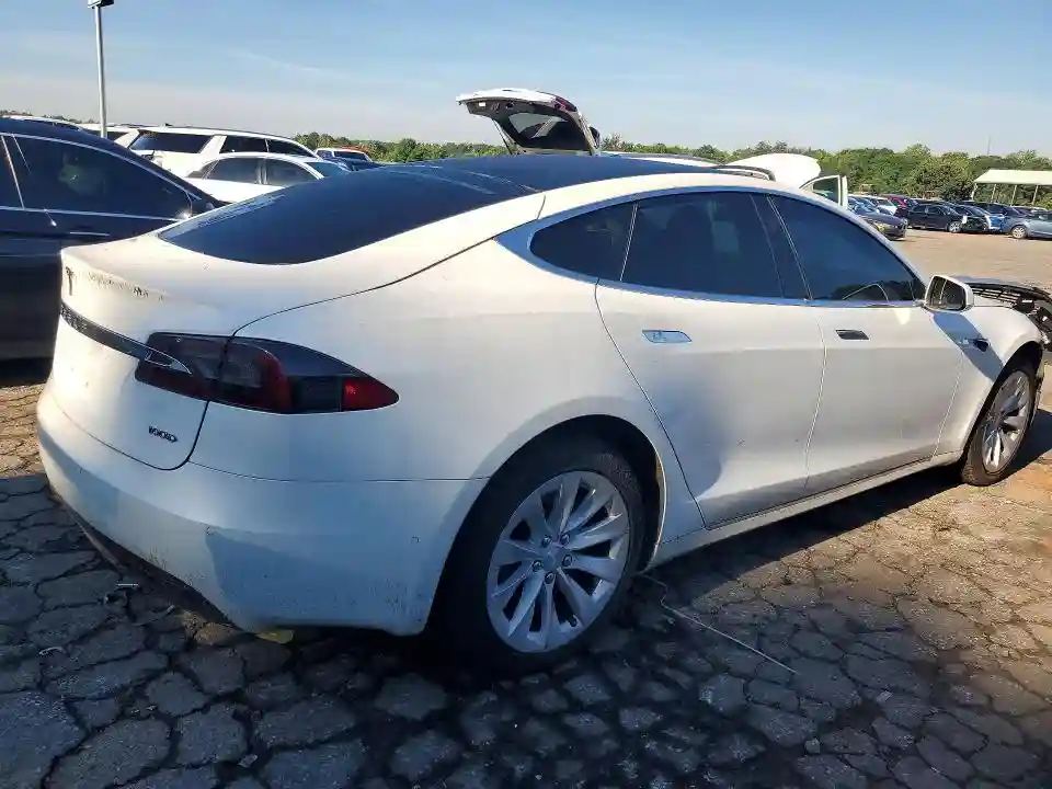 5YJSA1E23JF243911 2018 TESLA MODEL S-2