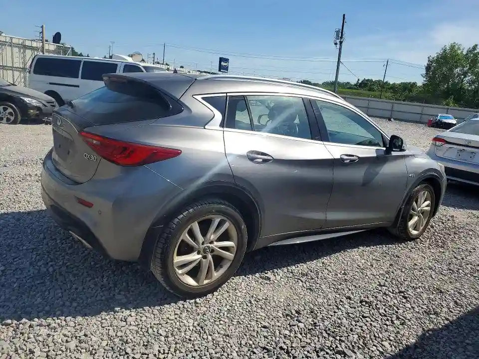 SJKCH5CP3JA053781 2018 INFINITI QX30-2