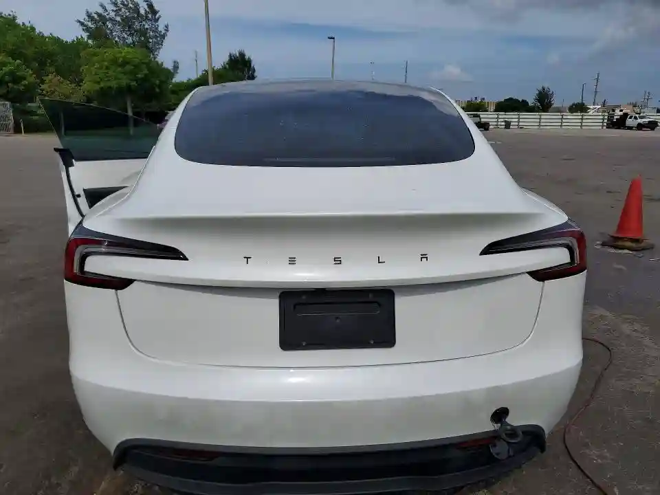 5YJ3E1EA5TF154778 2026 TESLA MODEL 3-5