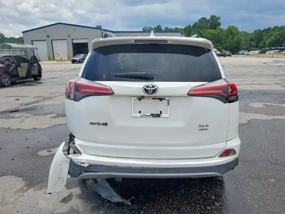 JTMRFREVXJJ746238 2018 TOYOTA RAV4-5