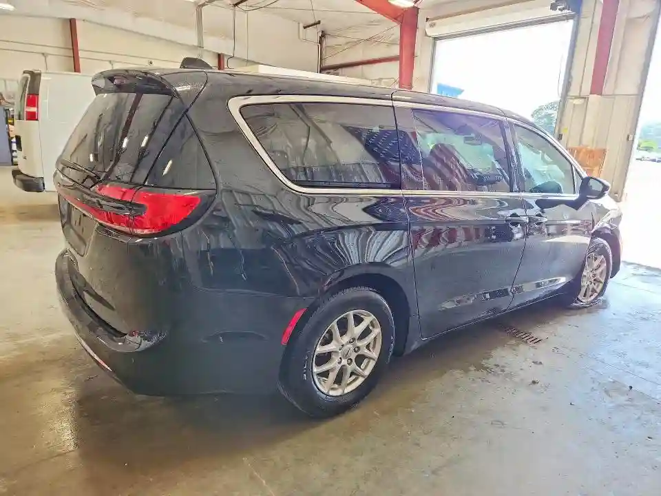 2C4RC1BG1SR553649 2025 CHRYSLER PACIFICA-2