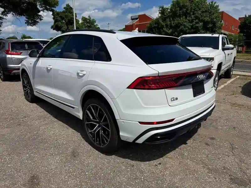 WA1FVAF12KD034643 2019 AUDI Q8-1