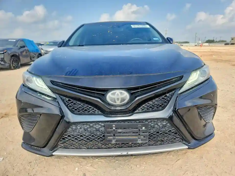 4T1B61HK5JU542901 2018 TOYOTA CAMRY-4