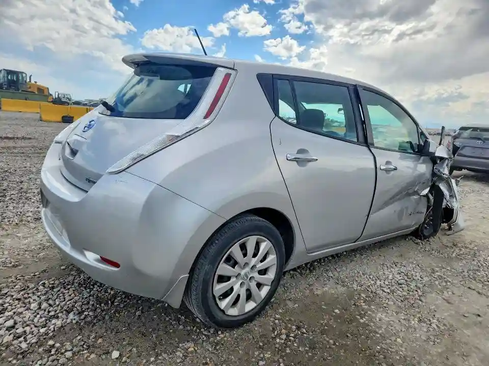 1N4AZ0CP4FC334824 2015 NISSAN LEAF-2
