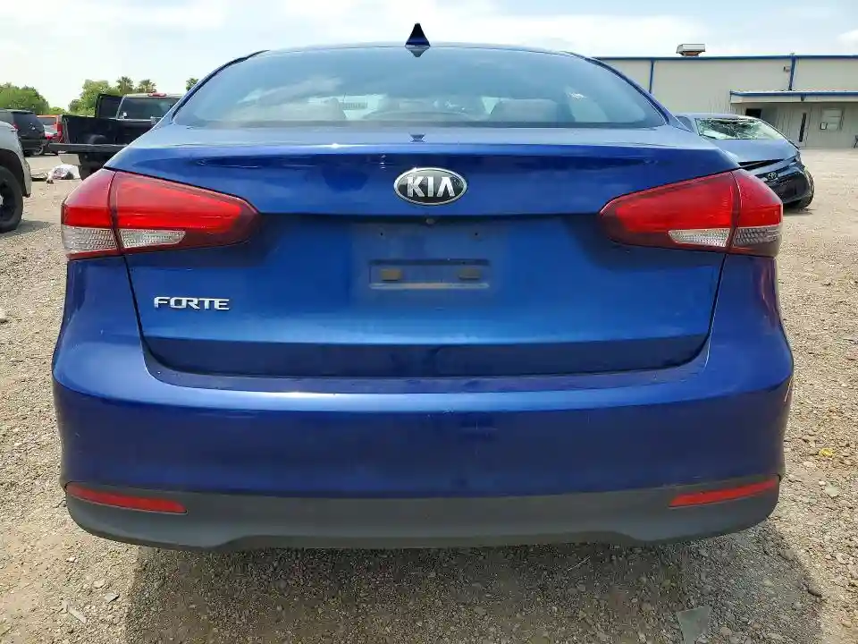 3KPFL4A73JE268327 2018 KIA FORTE-5