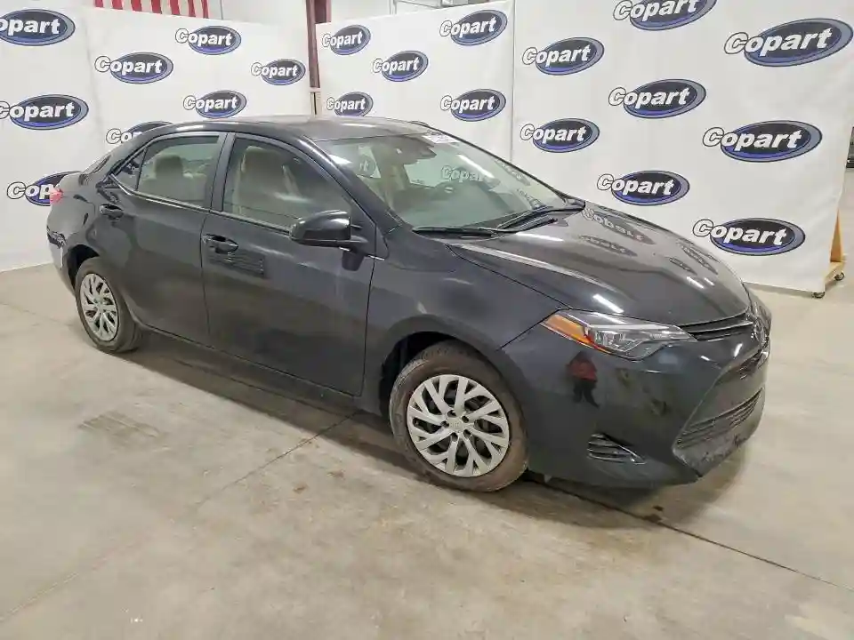 5YFBURHE6JP784614 2018 TOYOTA COROLLA-3