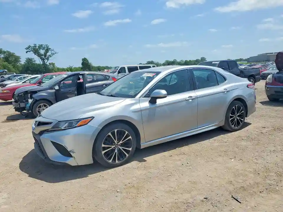 4T1B11HK3JU567357 2018 TOYOTA CAMRY-0