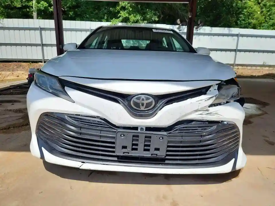 4T1B11HKXKU769176 2019 TOYOTA CAMRY-4