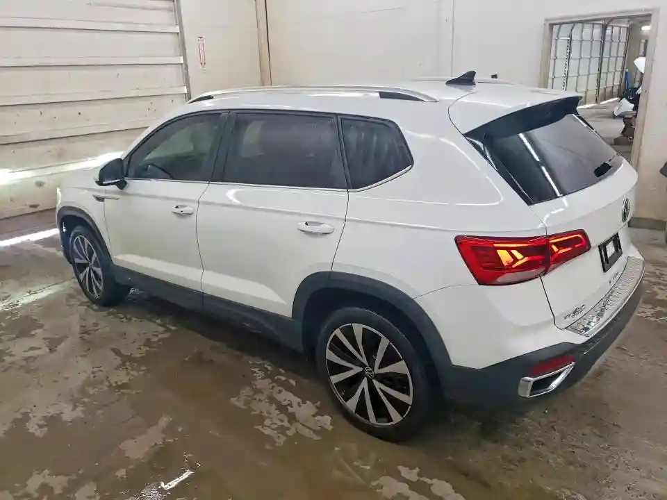 3VVRX7B22NM089621 2022 VOLKSWAGEN TAOS-1