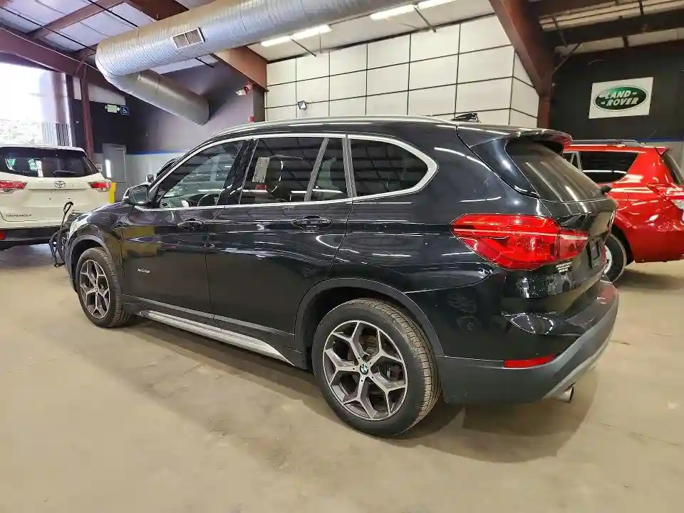 WBXHT3C36J5K28366 2018 BMW X1-1