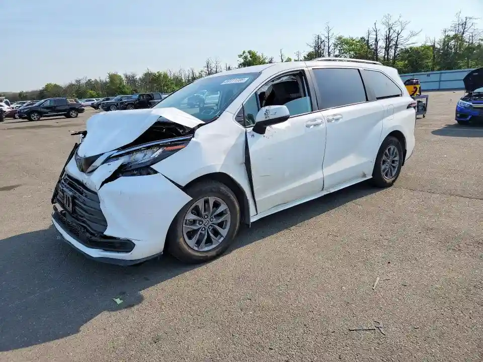 5TDKSKFC3NS069673 2022 TOYOTA SIENNA-0
