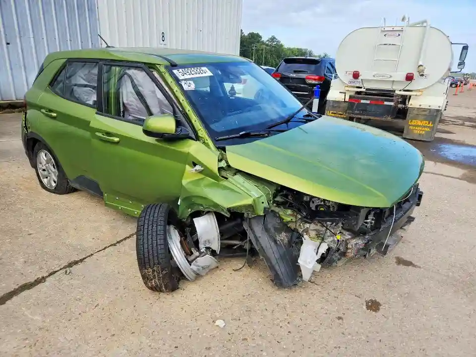 KMHRB8A38RU319186 2024 HYUNDAI VENUE-3