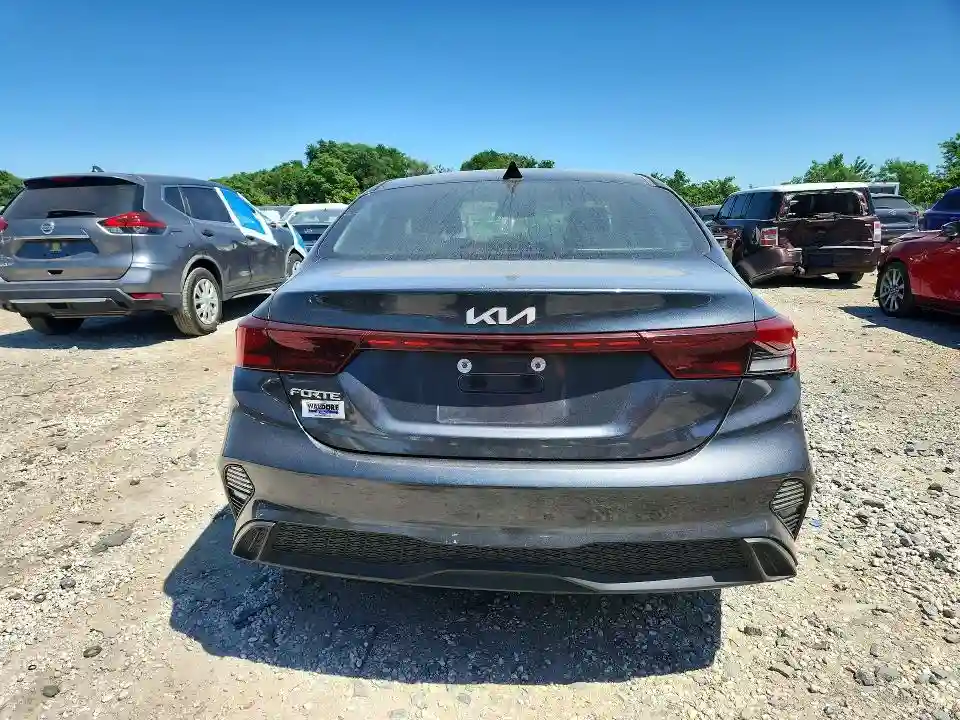 3KPF24AD9NE462164 2022 KIA FORTE LXS-5