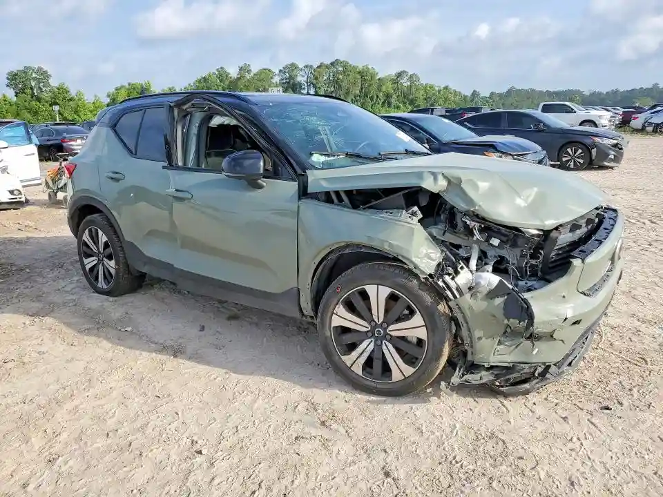 YV4ED3UL4P2100131 2023 VOLVO XC40-3