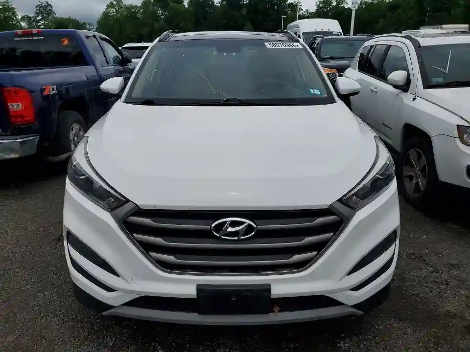 KM8J3CA25JU684742 2018 HYUNDAI TUCSON-4