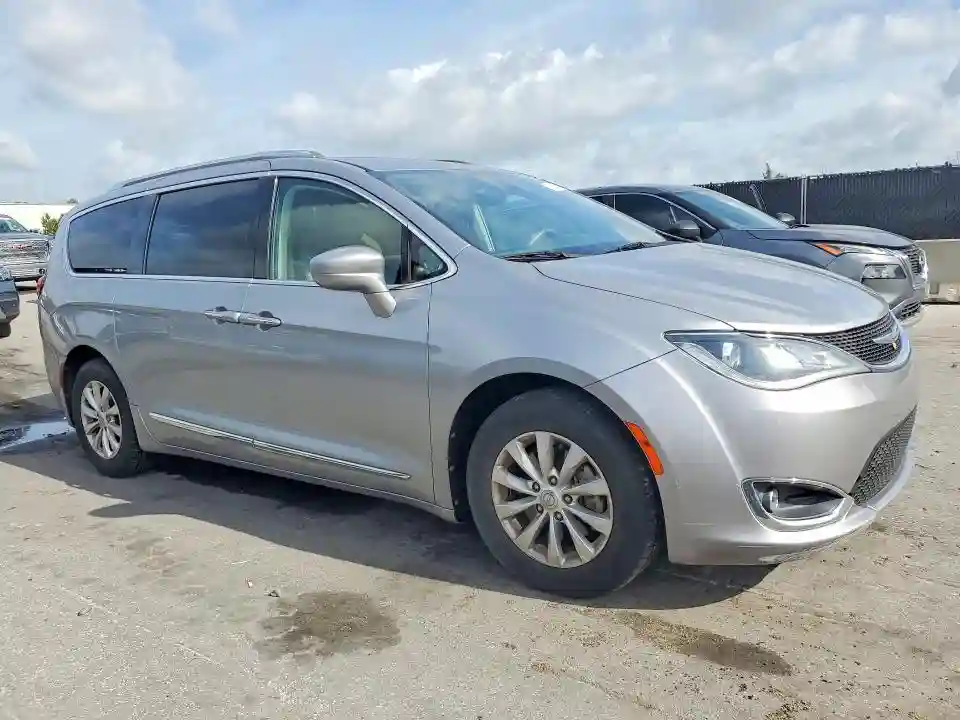 2C4RC1BG7JR110646 2018 CHRYSLER PACIFICA-3