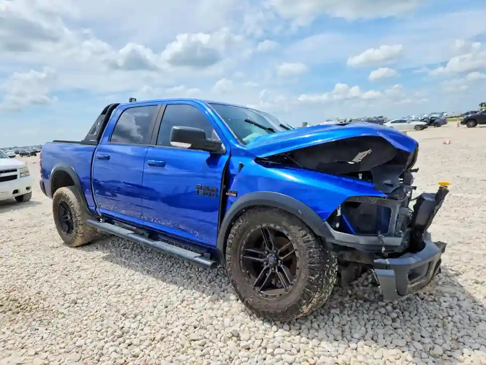 1C6RR7YT9HS814515 2017 RAM 1500-3