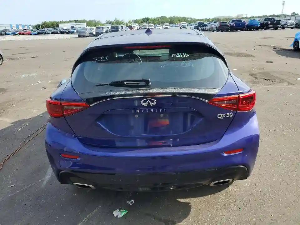 SJKCH5CP3JA051688 2018 INFINITI QX30-5