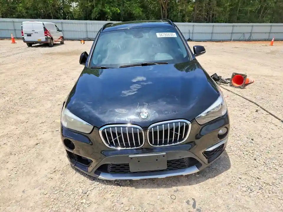 WBXHU7C35H5H37964 2017 BMW X1-4