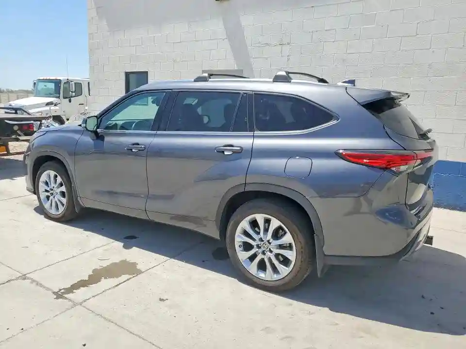 5TDDZRBH2MS526826 2021 TOYOTA HIGHLANDER-1