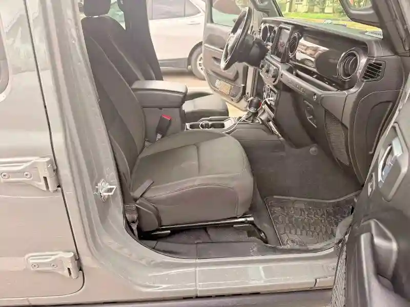 1C4HJXDG9MW590508 2021 JEEP WRANGLER-4