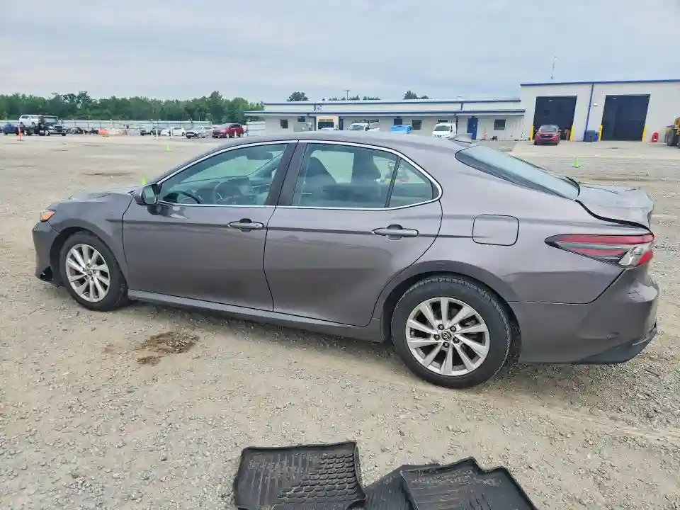 4T1C11AK4MU562364 2021 TOYOTA CAMRY-1