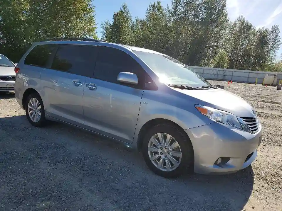 5TDDZ3DC5HS185216 2017 TOYOTA SIENNA-3