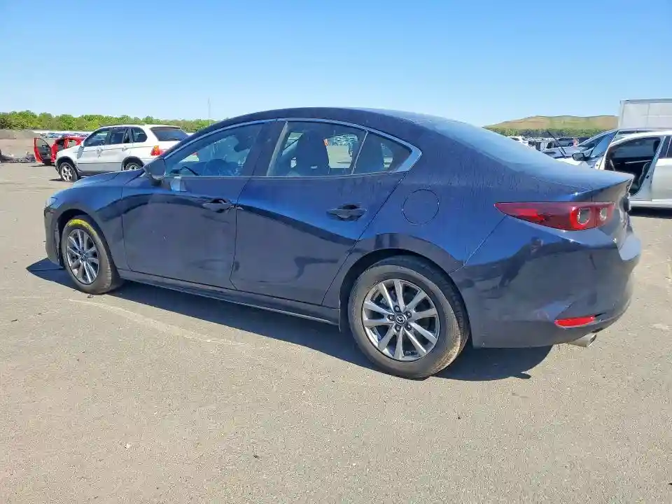 JM1BPAAM7S1757826 2025 MAZDA 3-1
