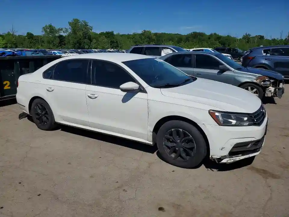 1VWAA7A30JC016604 2018 VOLKSWAGEN PASSAT-3