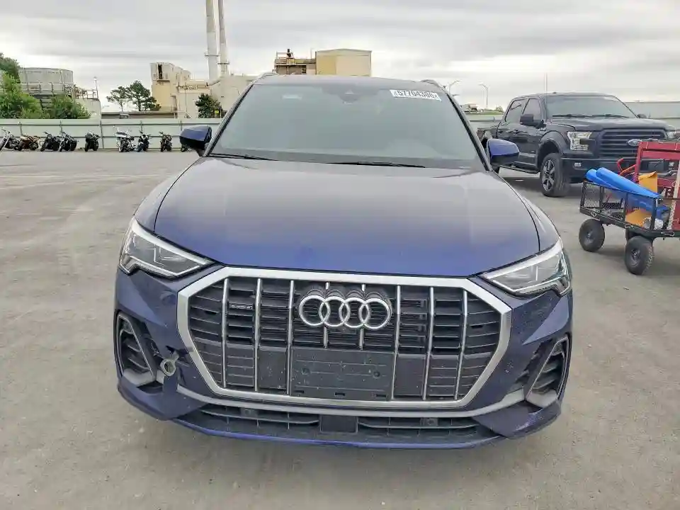 WA1EECF38N1092772 2022 AUDI Q3-4