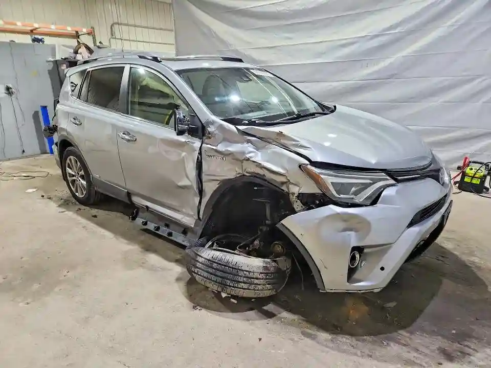 JTMDJREV4JD184960 2018 TOYOTA RAV4-3