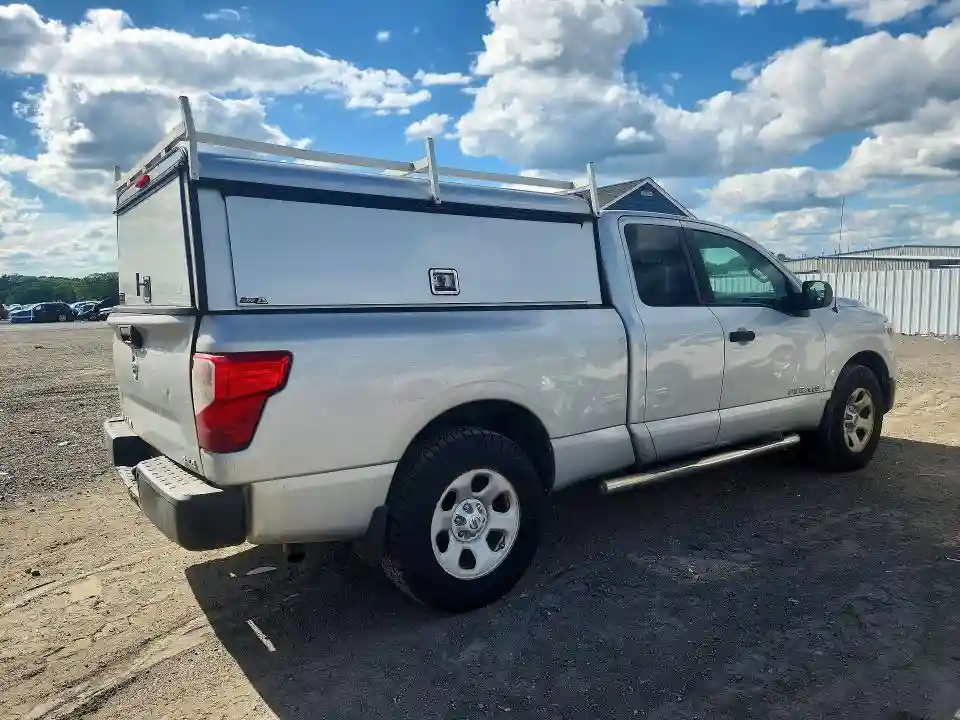 1N6AA1CJ6HN570706 2017 NISSAN TITAN-2