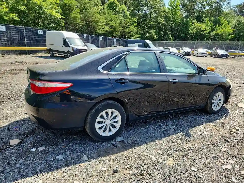 4T1BF1FK9HU674704 2017 TOYOTA CAMRY-2