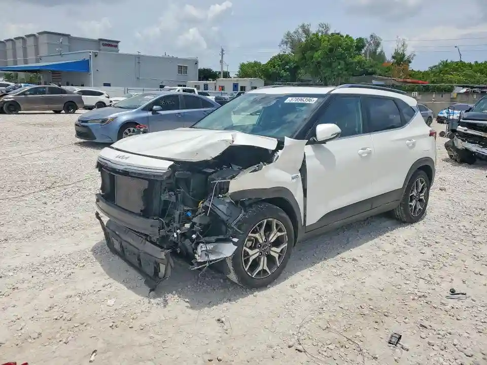 KNDERCAAXP7409905 2023 KIA SELTOS-0